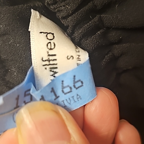 Aritzia wilfred promener off the shoulder top - Picture 3 of 4